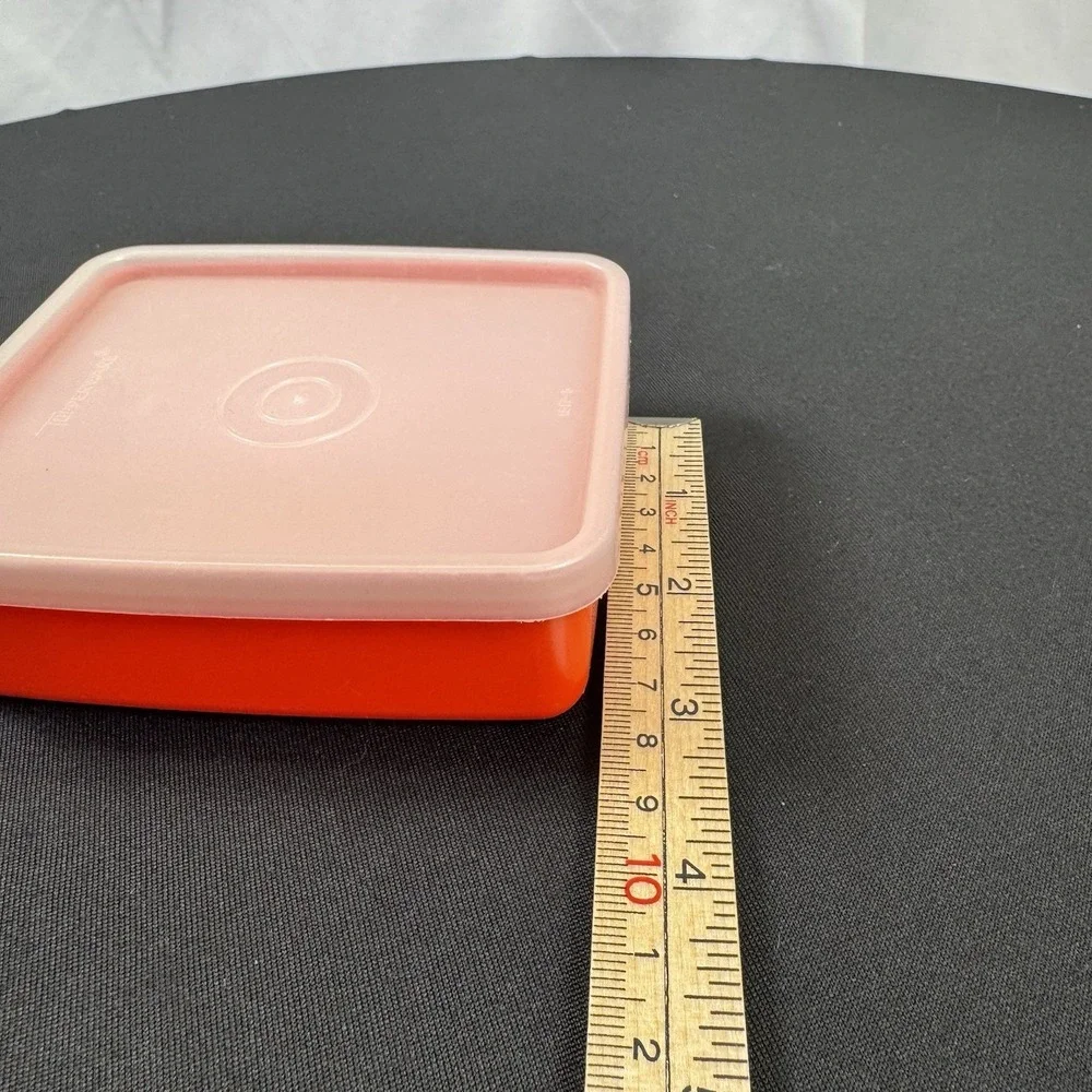 VTG Small Tupperware Plastic Storage Container #1516-1W/‎ Lid
